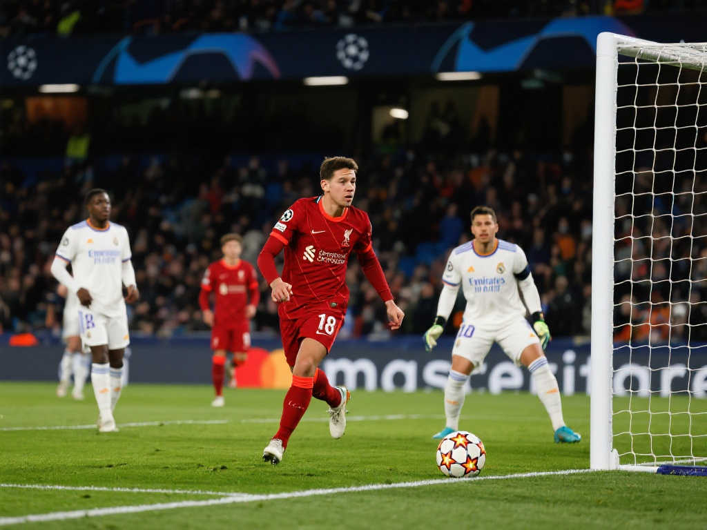 【早报】欧冠巅峰对决,利物浦首战占据上风 【早报】欧冠巅峰对决,利物浦首战占据上风